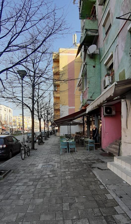 Rondine Studio Apartment Tirana Exteriör bild