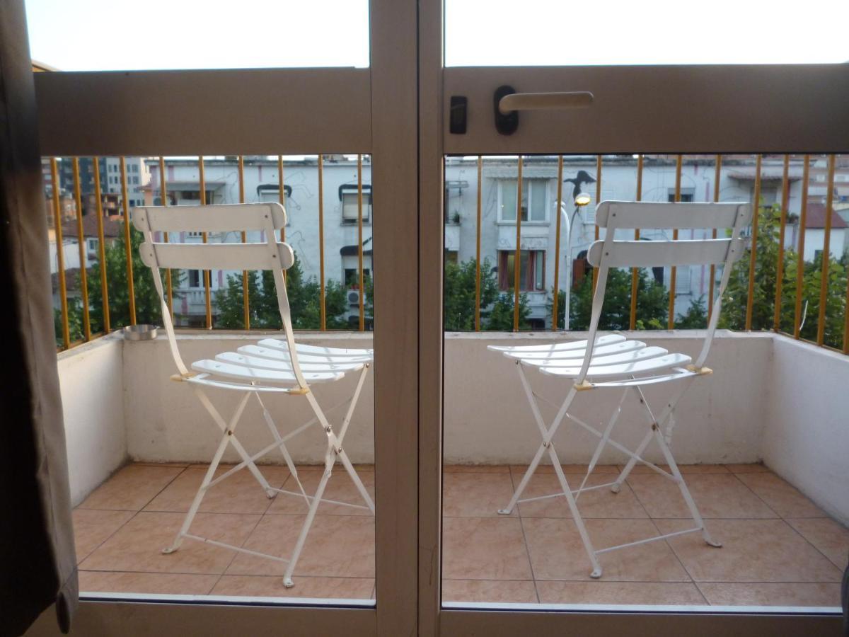 Rondine Studio Apartment Tirana Exteriör bild